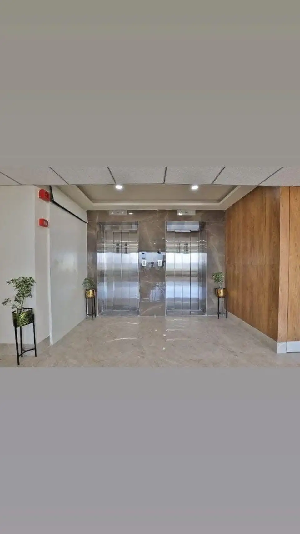 Hotel Moonville interiors, Everest Group hotel project, K9 Interiors hotel design, hospitality interior design India, hotel interior execution, luxury hotel interiors, commercial interior solutions Gujarat, K9 Interiors portfolio, hotel renovation interiors, modern hotel design