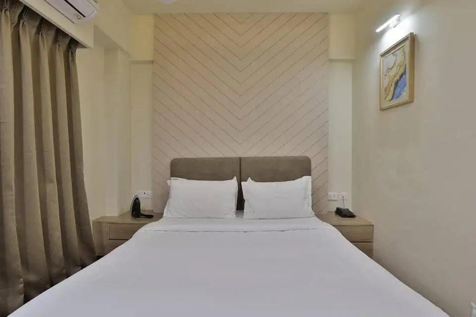 Hotel Moonville interiors, Everest Group hotel project, K9 Interiors hotel design, hospitality interior design India, hotel interior execution, luxury hotel interiors, commercial interior solutions Gujarat, K9 Interiors portfolio, hotel renovation interiors, modern hotel design
